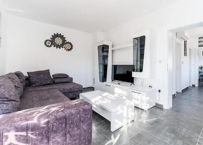 Дом отдыха Awesome Home In Ribnica - Krusevo
