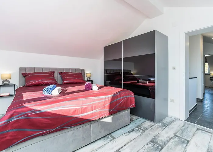 Awesome Home In Ribnica - Krusevo
