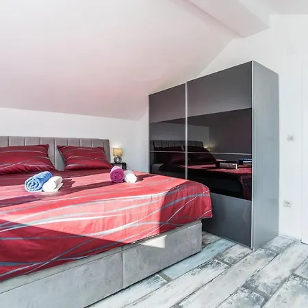 Awesome Home In Ribnica - Krusevo