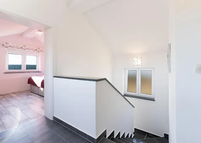 بيت للعطل Awesome Home In Ribnica - Krusevo